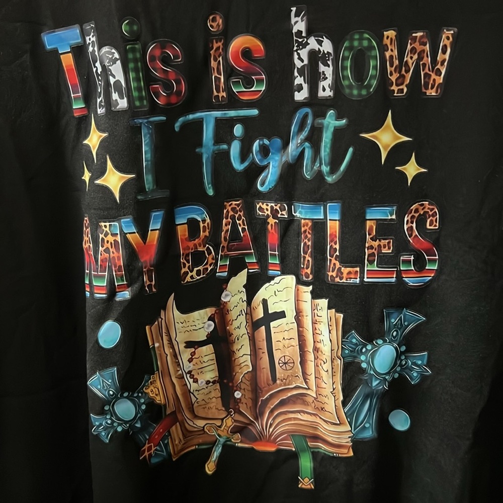 NEW Black Raised Words Print Tee S/ 1X - Picture 4 of 5